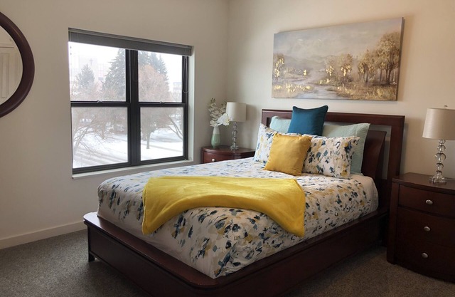 Modern Apt #302 - a Block from St. Pat's Hospital