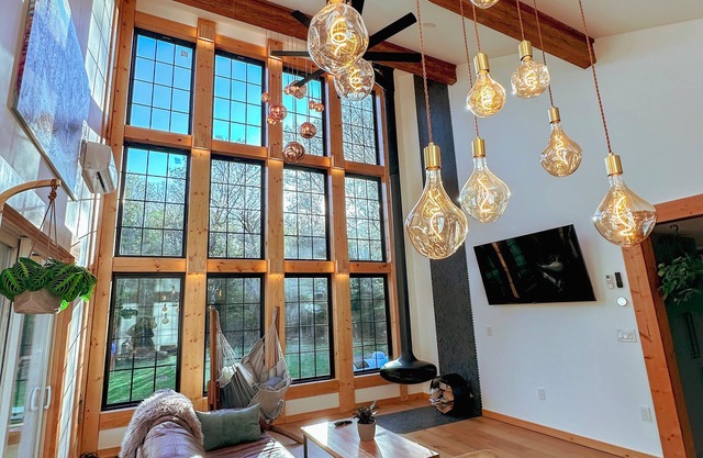 Modern Chalet by Mt. Sunapee