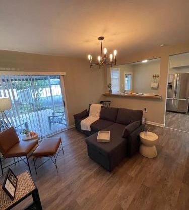 Modern Comfort Near Colleges Perfect Mid Term Stay