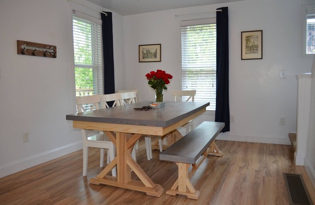 Modern Family Style Getaway -Wakefield UP House for up to 8!