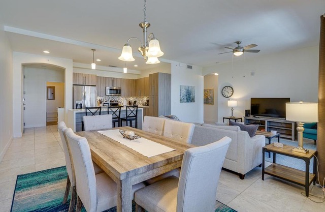 Modern Fort Myers Condo Rental about 5 Mi to Beach!