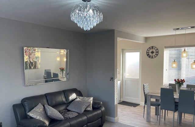Modern furnished 3bed property
