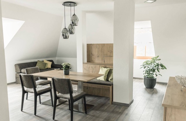 Modern furnished vacation apartment (98sqm) with space for up to 5 people
