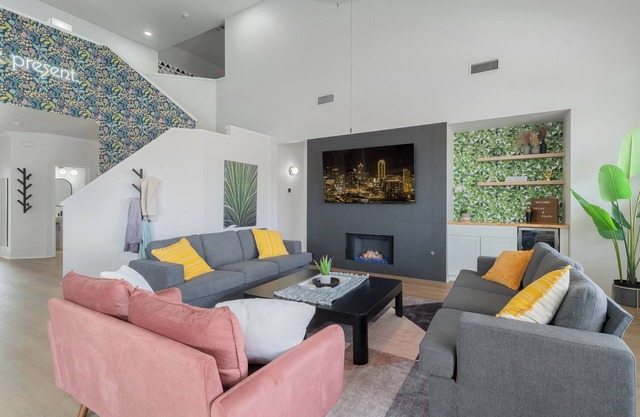 Modern Grand Prairie Retreat w/Pool Game Room -10 Min to Stadiums & More