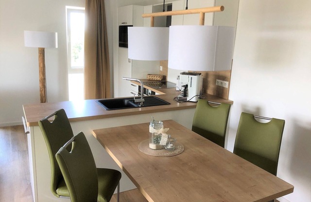 Modern, high-quality vacation apartment, sauna, large balcony, close to the beach