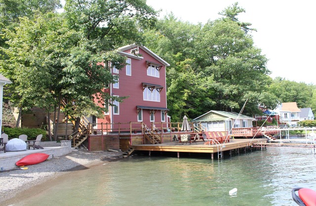 Modern Lakefront home