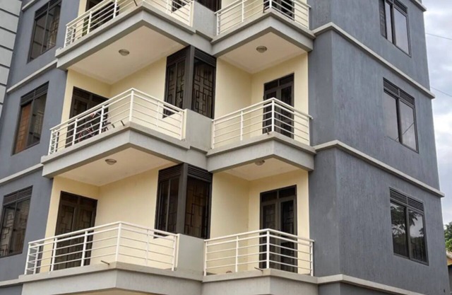 Modern Living, Lavish yet mosquitoes free cozy private quite place
