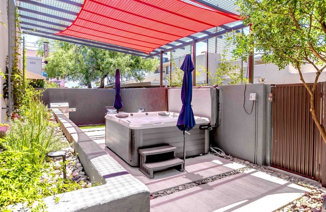 Modern Loft with Lush Garden and Spa in Historic Sam Hughes Neighborhood U of AZ