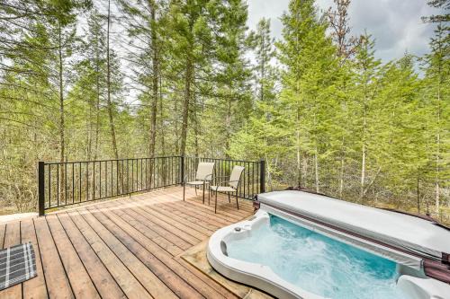 Modern Polson Cabin with Deck Near Flathead Lake!