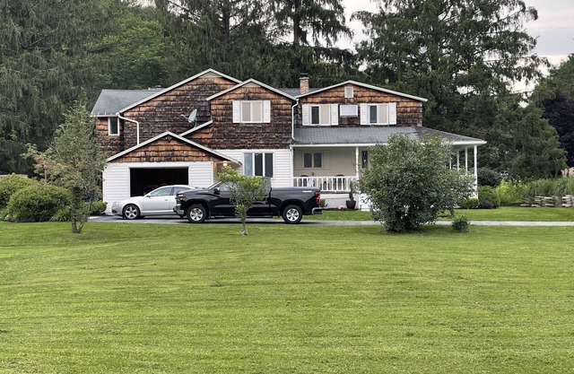 Modern Rustic 5 Bedroom Home In the Foothills of the Catskills Mountains. 5 ⭐️