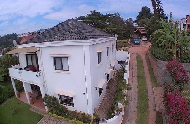 Modern secure comfortable apartment in villa in Antananarivo