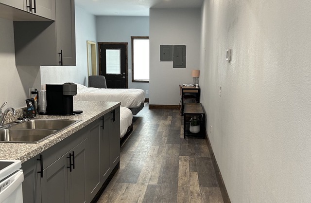 Modern Studio Apartment #5