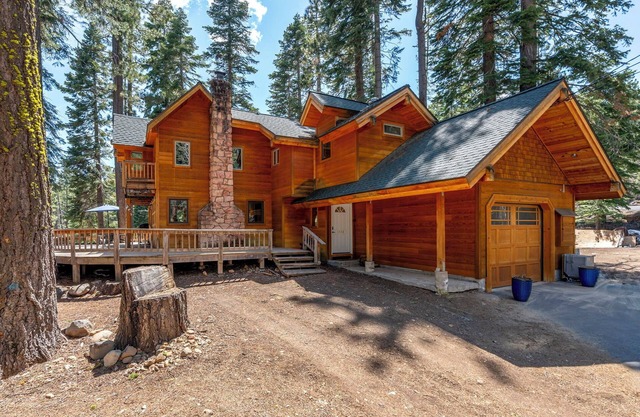 Modern Sunnyside Cabin-Updated, charming, 2 bedroom, 2 bath