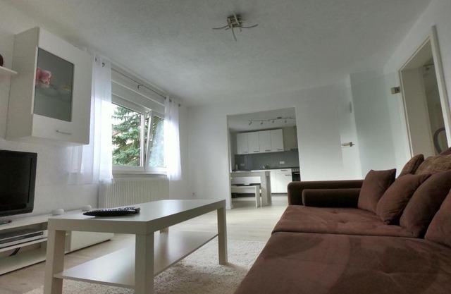 Moderne helle 2,5 Zimmer Wohnung mit großem Bad und Küche in Trossingen