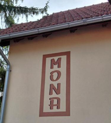 Mona