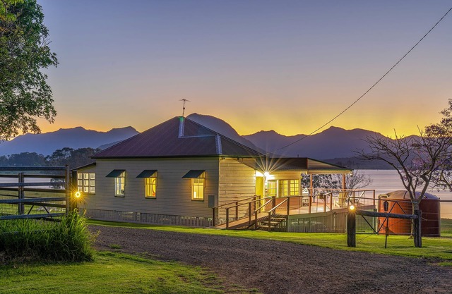 Moogerah Lake House #6 Cottage
