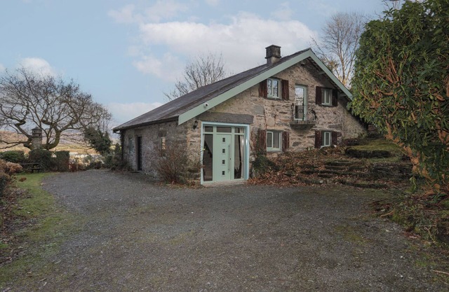 MORFA LODGE, family friendly, character holiday cottage in Porthmadog