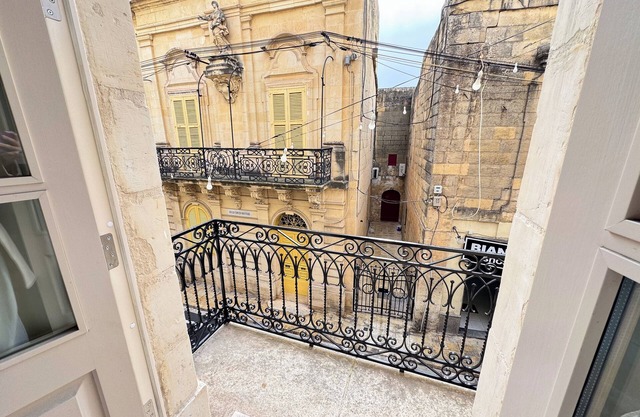 Mosta Stays