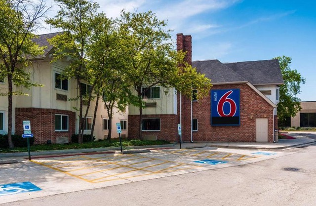 Motel 6-Arlington Heights, IL - Chicago North Central