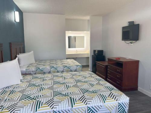 Motel 6 Cleveland, MS – Delta State University