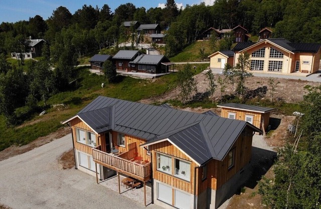 Mountain Lodge in Bruks 2 (New)