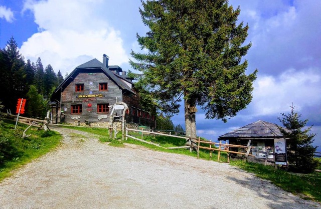 Mountain Lodge Smrekovc
