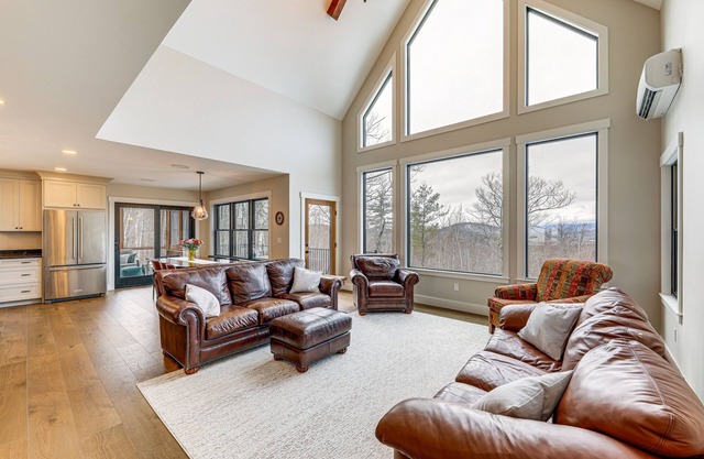 Mountain-View Home in Stoneham w/Hot Yoga Studio!