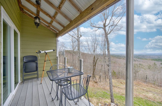 Mountainside cabin "Sasquatch Haven"