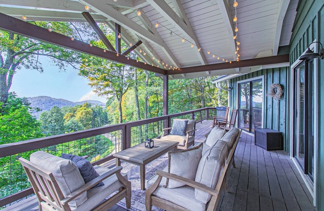 Mtn View - Pet Friendly- Hot Tub- Firepit-Proximity to Hatley Pointe Ski Resort