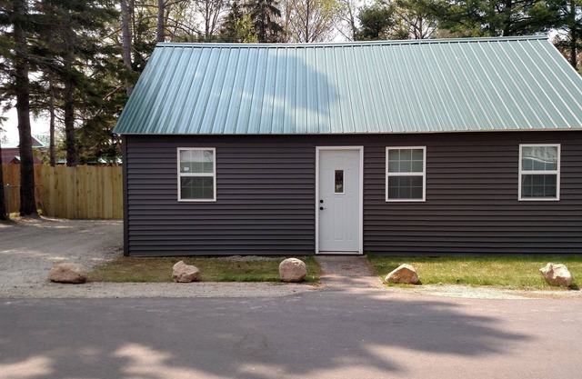 Munising Area - Walking Distance to Lake Superior - Located in Christmas