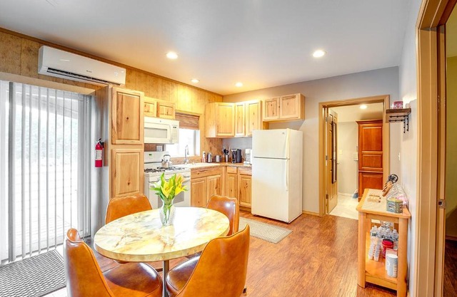 Murphysboro Retreat with Deck Near Kinkaid Lake!