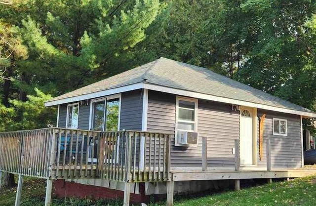 Muskie Cabin - Waterfront resort on Fremont Wolf River