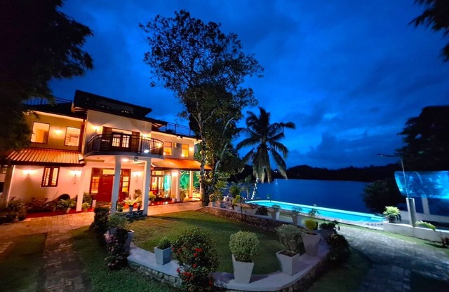 MYH - Lake Front Pvt Villa with Staff and Includes FREE Breakfast of your choice