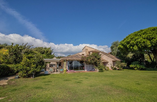 n2 471/5 000nVilla A Cala d Oro with private beach, garden with sea view, Wi-Fi and AC