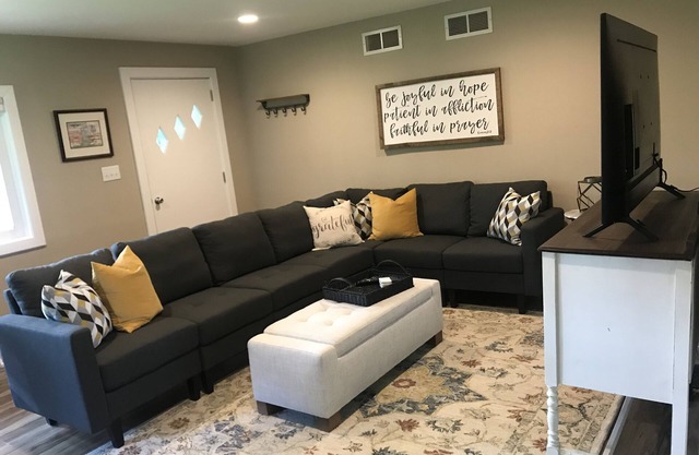 Nagawicka Woods-Beautiful Lake Country Ranch Home