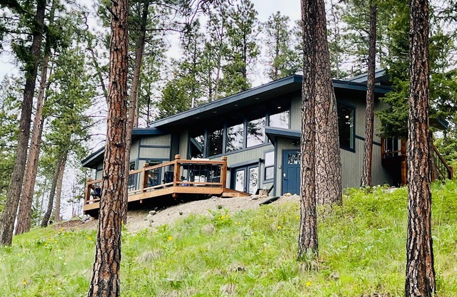Nature House: Peaceful and Romantic - Tub for Two, Sauna, Flathead Lake views