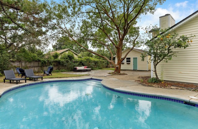 Navarre retreat with private pool