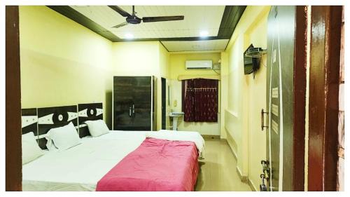 Near Chogle Complex Lodge maharastra Ghansar in Mhasla Rd