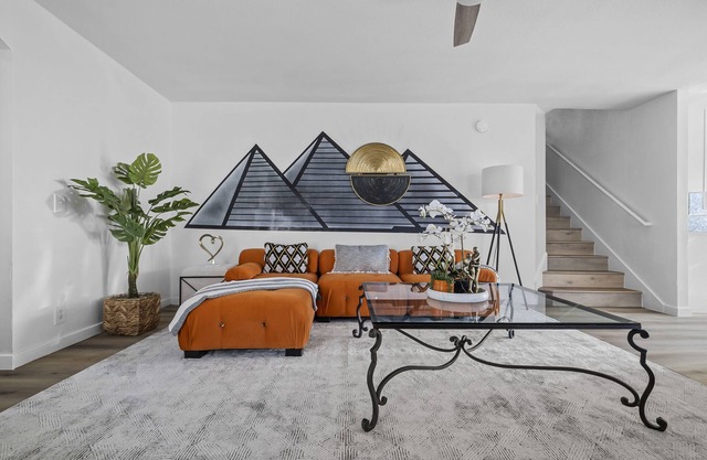 Near CTOA: Spacious Stylish and Comfort Retreat