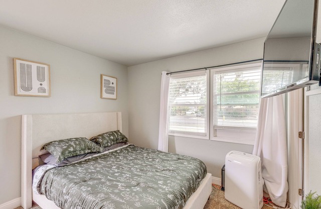 Near Hiking & Shopping: Cozy Studio in San Diego!