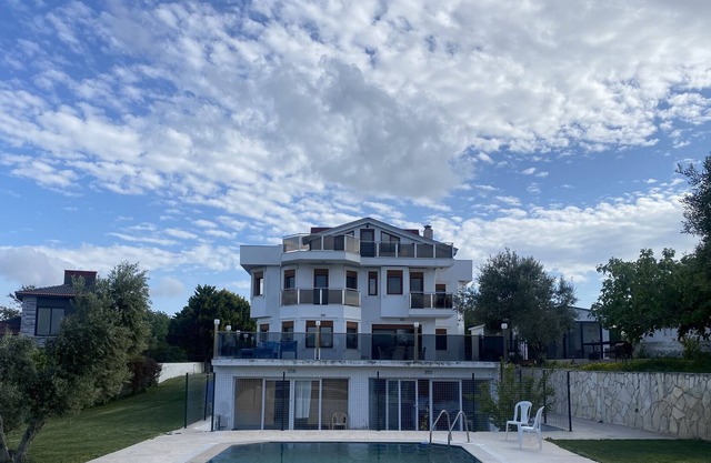 Nefes Urla Villa