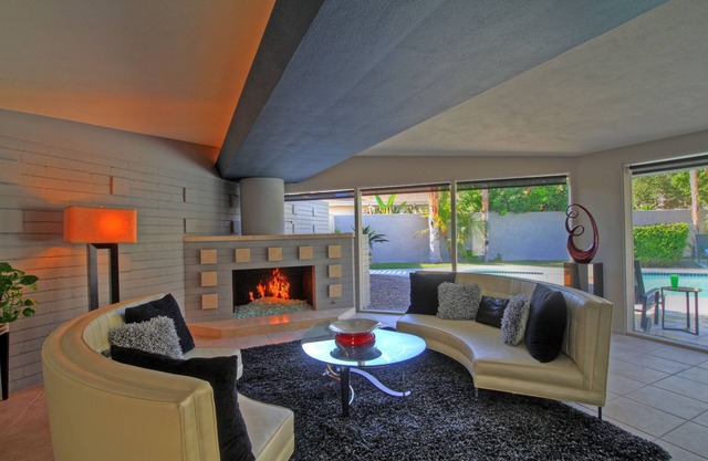Neighborhood to the stars: Deepwell Estates Exquisite Mid-century JeweL