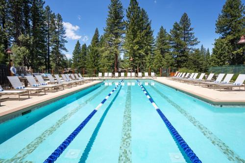 NEW 4BD Residence in the Signature Home Collection at Old Grenwood!