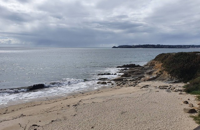 New 60m2 type 3 apartment with sea view 150m from the beach