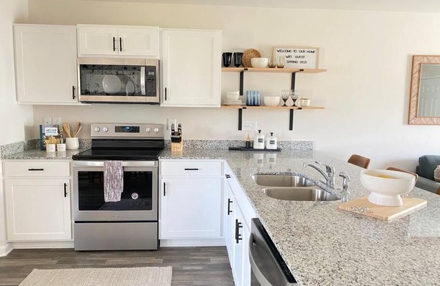New!!! Boiling spring - luxury home sleeps 6