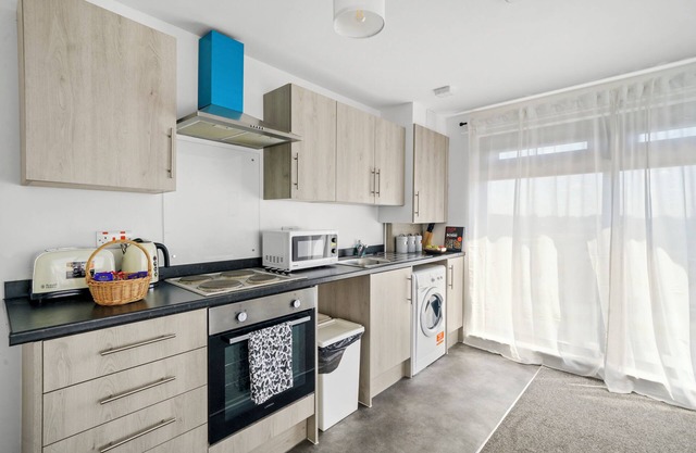 New Building 2 Bed 2 Bath Minutes From Heathrow