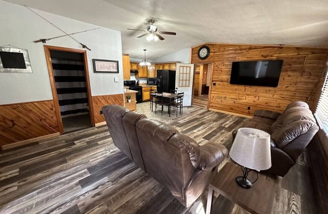 New Cabin Just Minutes from Black River
