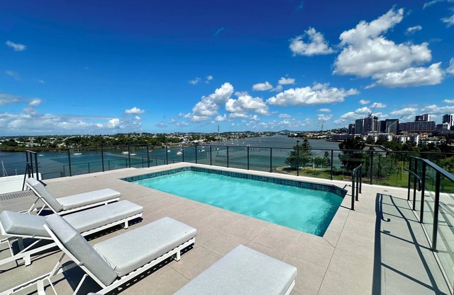 New City Condo with Brisbane River Panoramic View