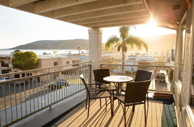 New Condo, Great Views, Excellent Location!