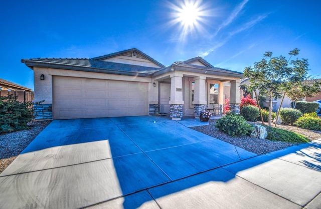 NEW! Executive Bungalow in West Valley Sleeps 8, weekly/monthly rates available